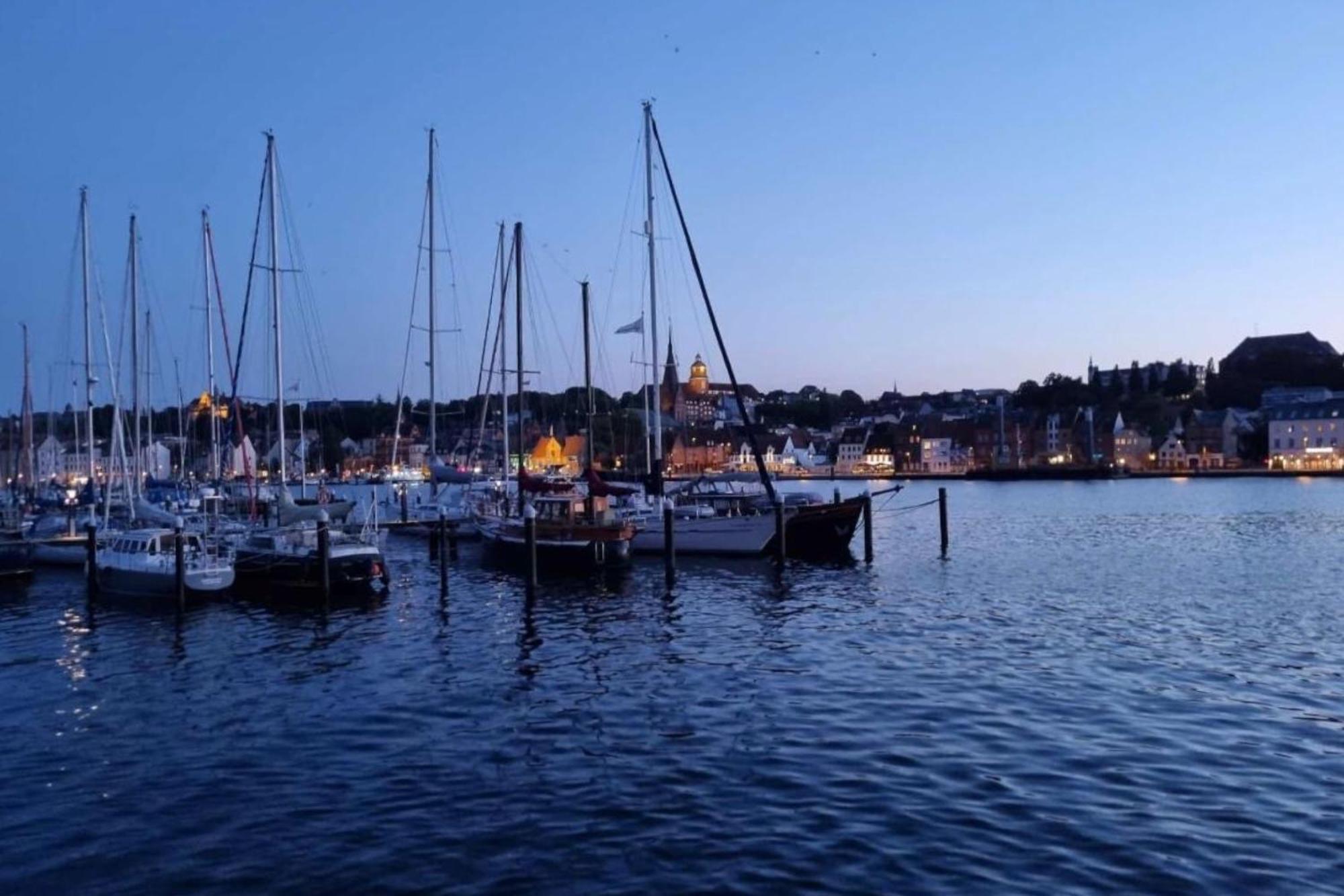Kuestenliebe -Mit Traumhaftem Meerblick Und Balkon Flensburg Exteriör bild